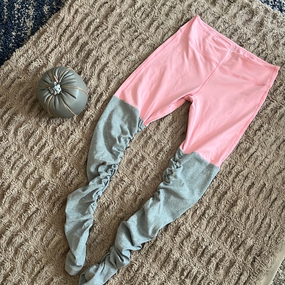 Pink and grey yoga leggings Namastetics